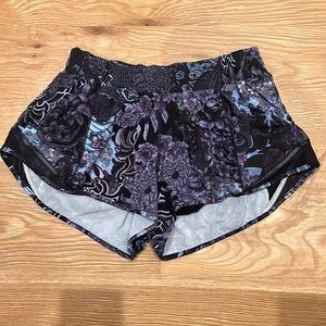 Lululemon lined short size 10 black purple blue pattern